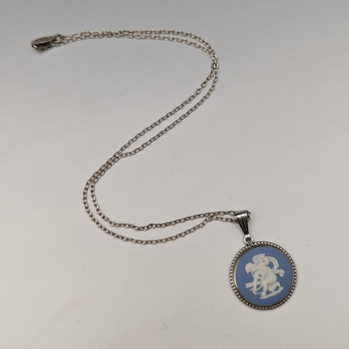 1975 British Vintage Wedgwood Sterling Silver & Jasperware Pendant Necklace